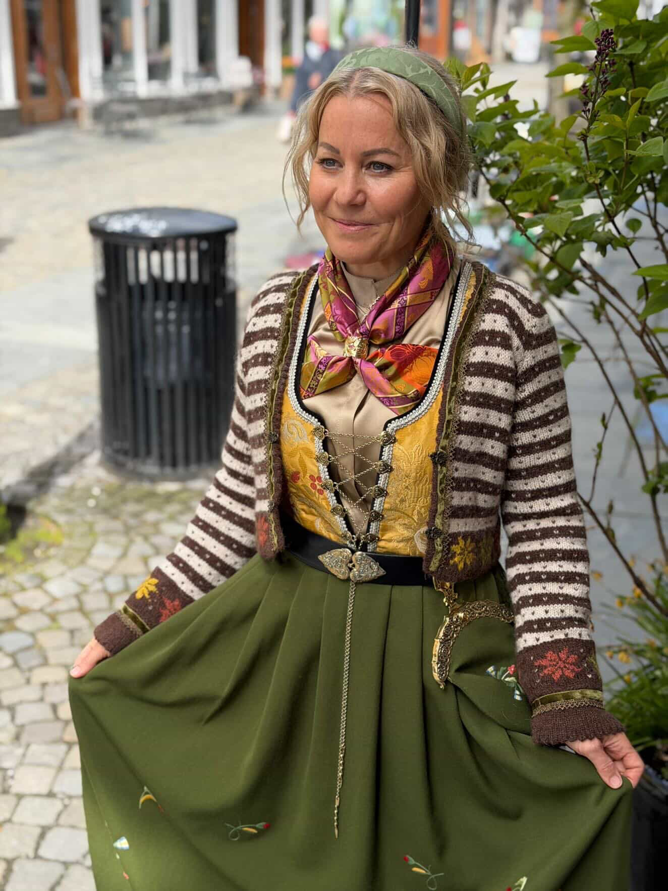 Gudruns festjakke - Bilde 6